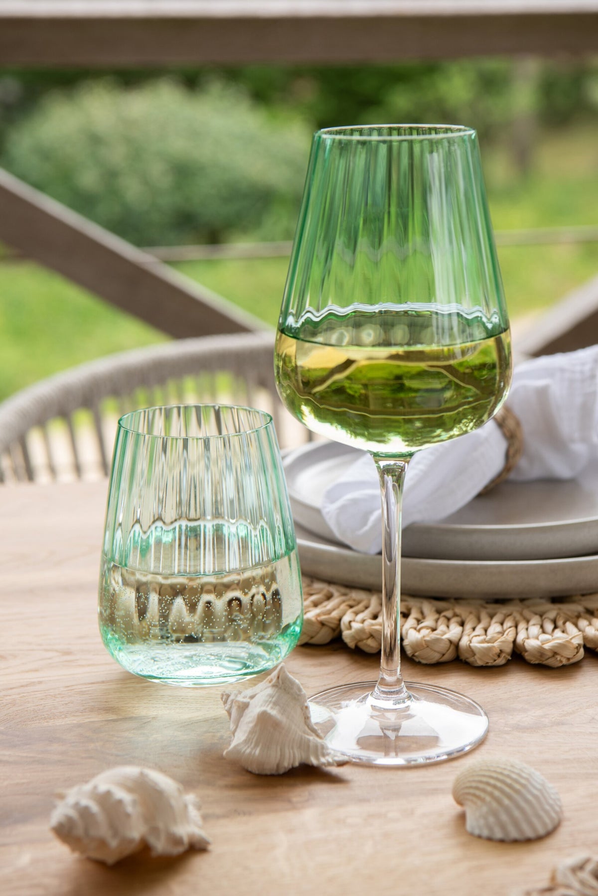 J-Line vaso de agua 48 Cl alto estriado verde